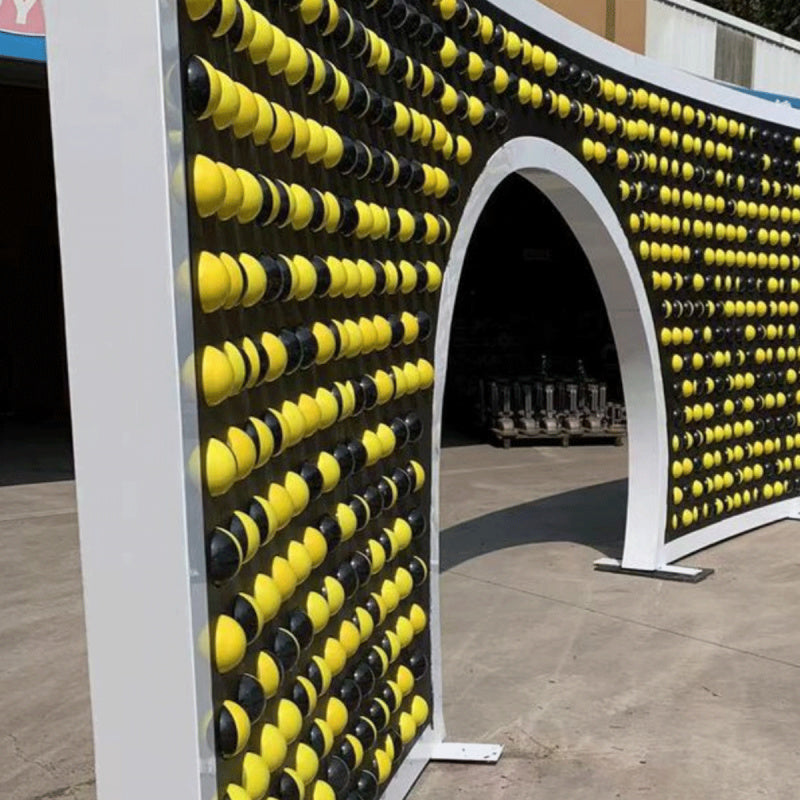 spinfinity outdoors wall with passing space in centre